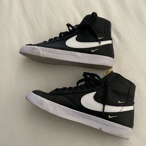 Nike Women’s Blazer Mid Size 8.5